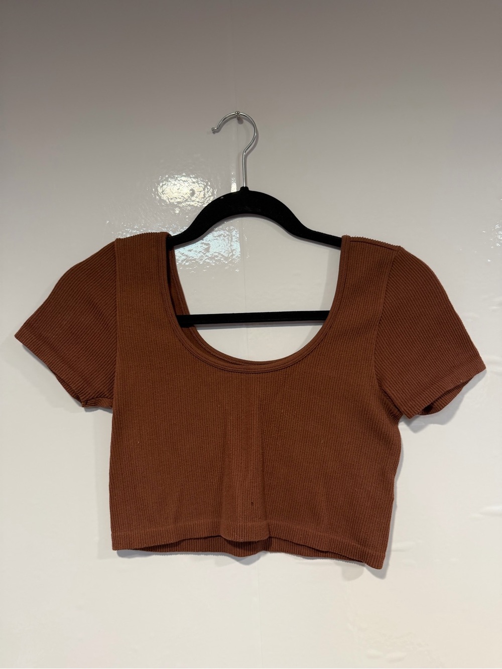Aeropostale Seamless Scoop Neck Ribbed Crop Top‎ - Rust Brown